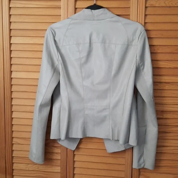 Bar III Grey Faux Leather Suede Open Front Zipper Pockets Flyaway Jacket Size S - Picture 3 of 15